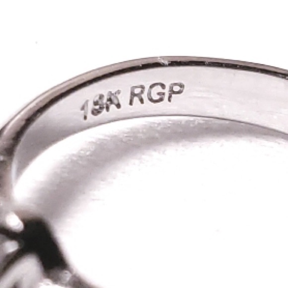 Luxury 18K White Gold Ring.2.0CT Zirconia Diamond - Picture 5 of 5